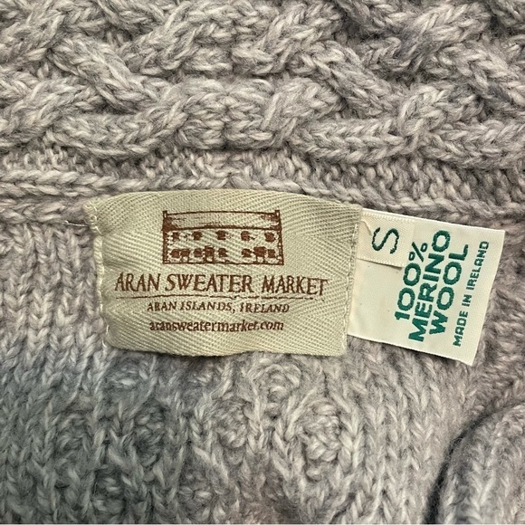 ARAN Sweater Market Ireland 100% Merino Wool Grey Zip Cardigan Small - Picture 7 of 9